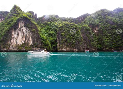 The Blue Lagoon in Thailand. Stock Photo - Image of pileh, nature: 93863726