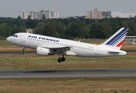 Air France A F Grhy Beim Start In Berlin Tegel Am