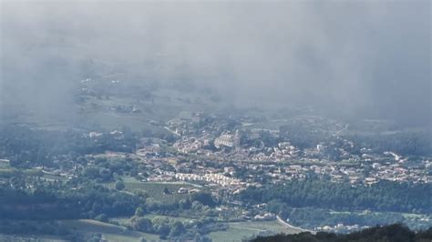 Amanda En Beitske Bereiken Top Van Mont Ventoux Het Was Mistig Maar