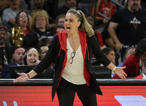 Spurs Dejounte Murray Supports Wnba Becky Hammon At Las Vegas Aces