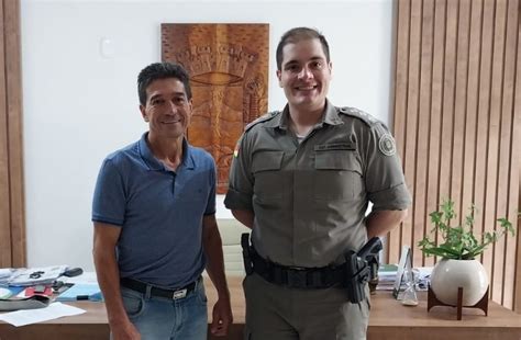 Prefeito De Segredo Recebe Comandante Da BM Do Centro Serra