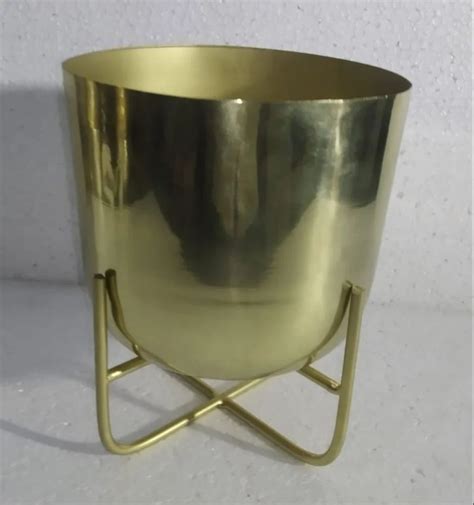 Golden Round Metal Table Top Planters Size 78cmheight At Rs 500 In