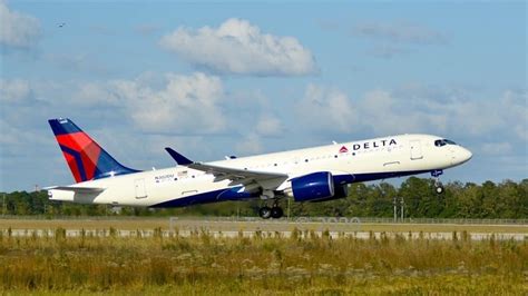 Delta Expands at Austin Airport with 5 New Nonstop Routes - Business ...