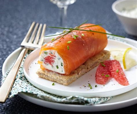 Rollito de salmón sobre tosta con parmesano Cookidoo das