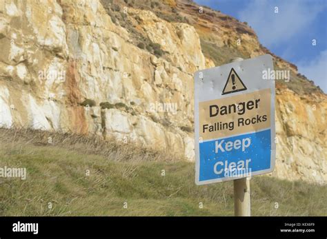 Danger Falling Rocks Sign Keep Hi Res Stock Photography And Images Alamy