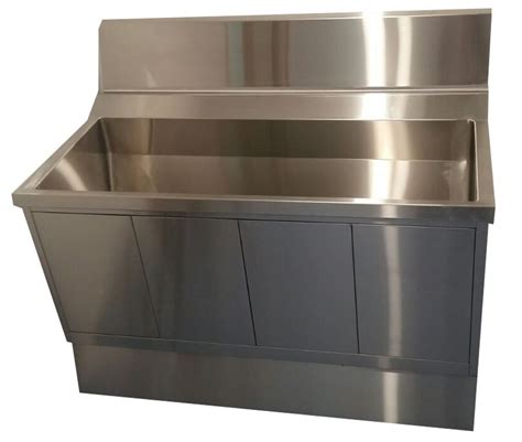 Silver Surgical Scrub Sink Station Foot 4x3x2 L X W X H Feet At Rs