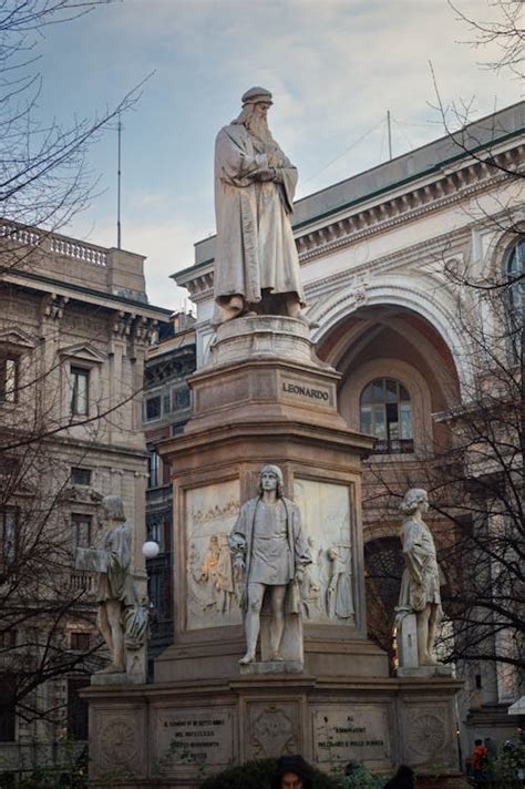 Leonardo da Vinci Statue in Milan · Free Stock Photo