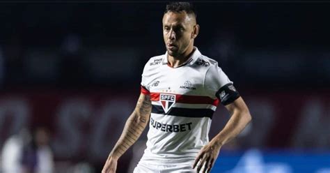 Rafinha Diz N O Ao S O Paulo E Est Dando Adeus A Zubeld A