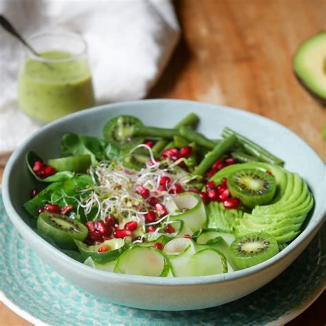 Green Detox Bowl Mit Nergi Mini Kiwis Nergi