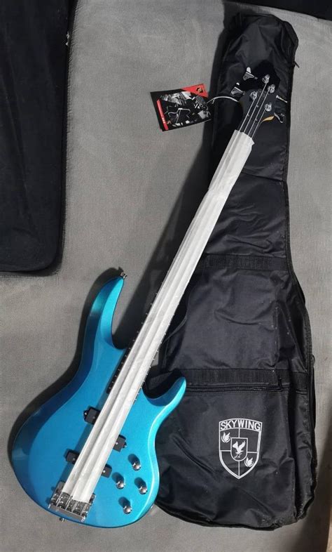 Skywing Bass Guitar 4 String Blue Hobbies Toys Music Media