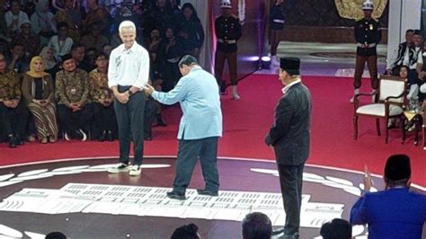 Momen Prabowo Subianto Joget Di Debat Pilpres 2024 Respon Pernyataan