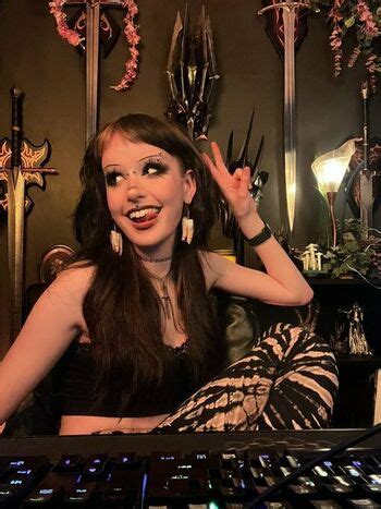 Gutknot Vitt Vitta Nude OnlyFans The Fappening Plus