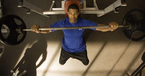 beginners guide  bench pressing maxim