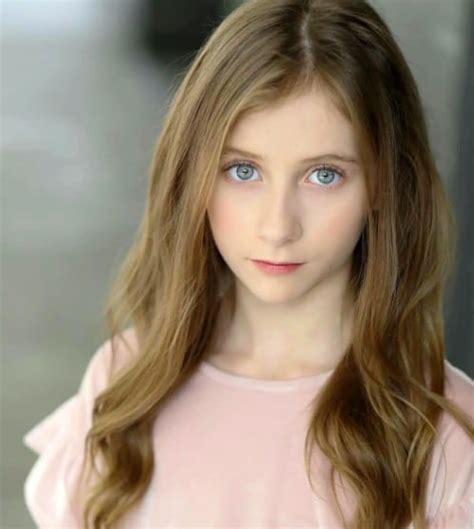 Elliana Walmsley Bio, Wiki, Net Worth, Dating, Boyfriend, Age, Height