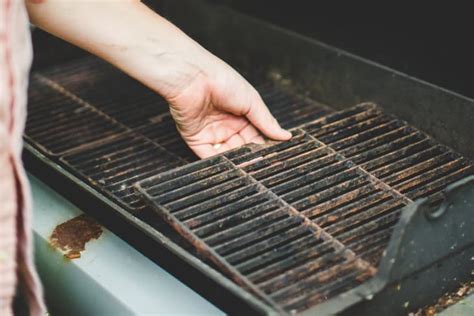 The Best, Most Effective Way to Clean Disgusting Grill Grates | The Kitchn