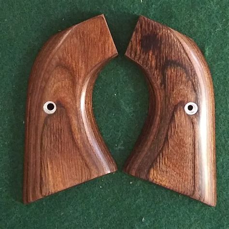 Ruger XR3 New Vaquero Gunfighter Laminate Walnut Texas Grips