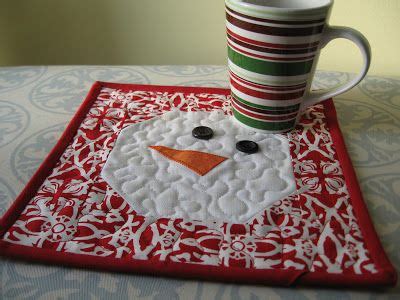 8 Free Quilted Christmas Mug Rug Patterns Christmas Mug Rugs Mug Rug