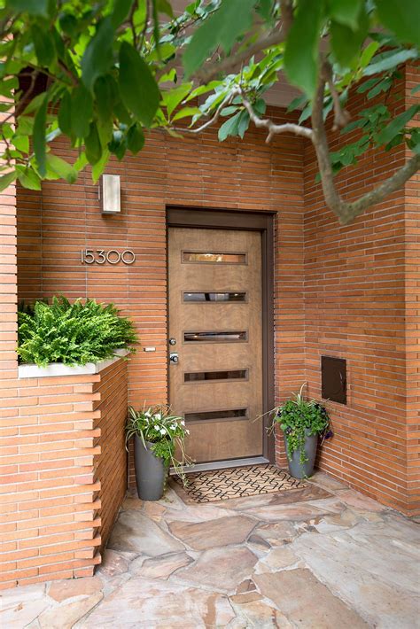 How To Choose Front Door Colors For Brick Houses Of Every Shade