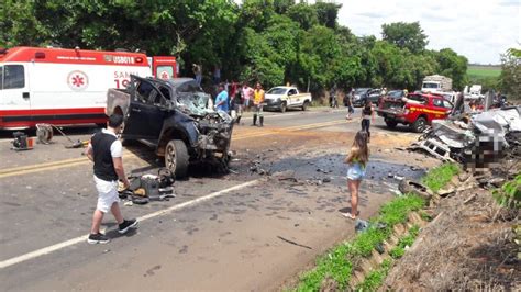 Homem Morre E Cinco Pessoas Ficam Feridas Após Acidente Entre Carros Na