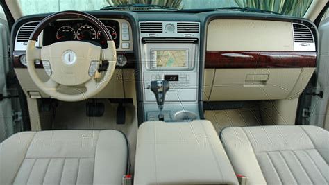 2005 Lincoln Navigator Interior