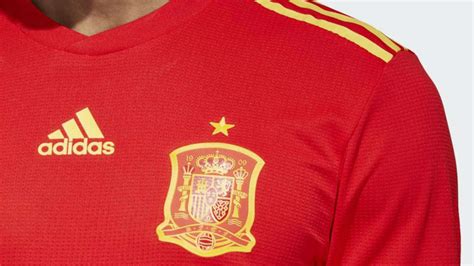 2 Logos?! All Parts Of The Spain Football Logo Explained - Footy Headlines