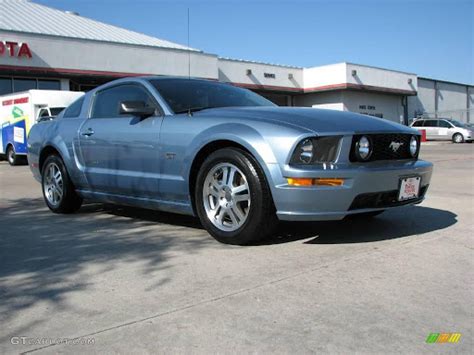 Windveil Blue 2005 Ford Mustang