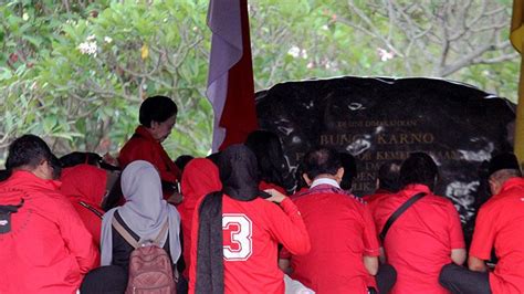 Ganjar Mahfud Dan Megawati Ziarah Ke Makam Bung Karno Di Blitar Begini