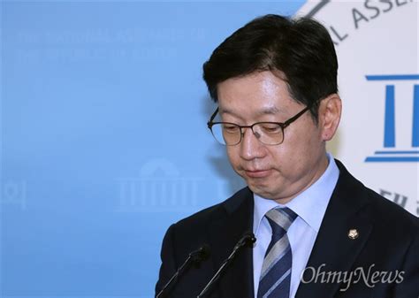 정면돌파 선택한 김경수 오마이포토