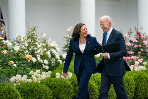 Biden Cede El Testigo A Harris Amo Este Trabajo Pero Amo M S A Mi