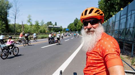 Ein Stern Zieht Durch Berlin Adfc Sternfahrt In Berlin Rbb