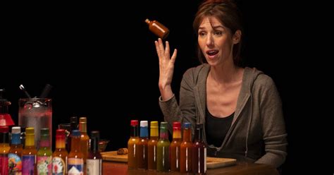 Hot Ones Doria Tillier termine littéralement au sol Emission du déc en streaming