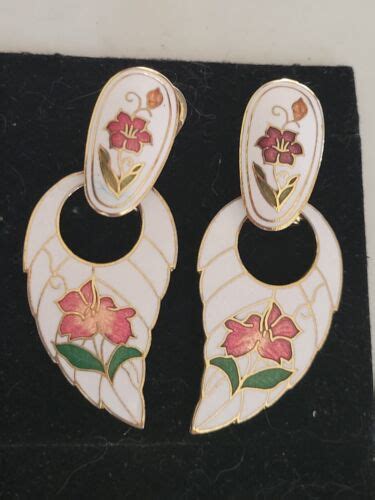 Vintage White Cloisonne Enamel Gem