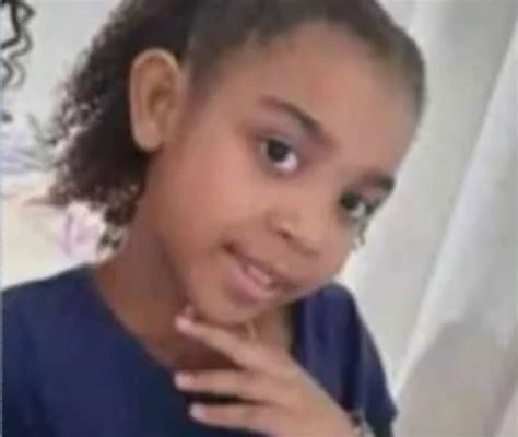 RJ menina de 10 anos morre vítima de bala perdida enquanto brincava na rua