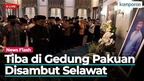 Jenazah Eril Tiba Di Gedung Pakuan Ridwan Kamil Imami Salat Jenazah