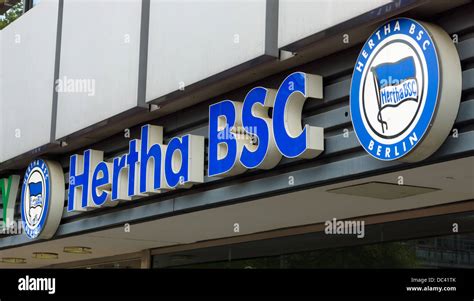 Hertha Bsc Hertha Emblem Fotos Und Bildmaterial In Hoher Aufl Sung