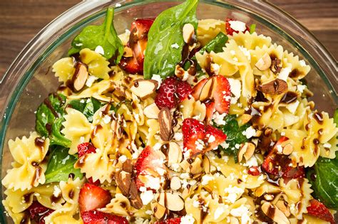 Best Strawberry Balsamic Pasta Salad How To Make Strawberry Balsamic