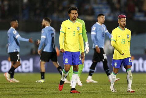 Em Mais Uma Atua O Ruim Brasil Perde Para O Uruguai E Cai Para