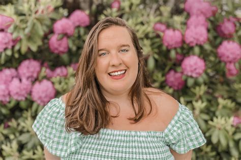 Index Mientras Tanto El Esposo De La Joven Es Visto Constantemente Como Gay Porque No Pueden