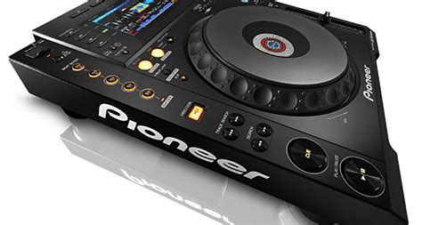 Pioneer Cdj 900nxs Brings Controllers And Cdjs Closer Still