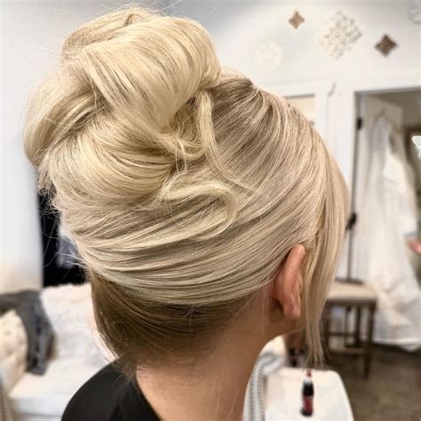 20 French Twist Hairstyle Ideas