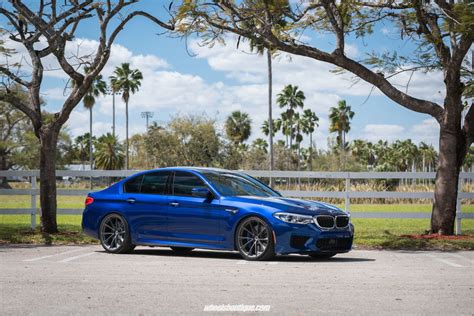 BMW M5 F90 Blue HRE P204 Wheel Front