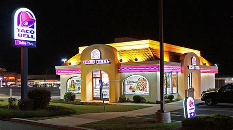 Taco Bell Customer Shoots Up Drive Thru Window Over Missing Sour Cream