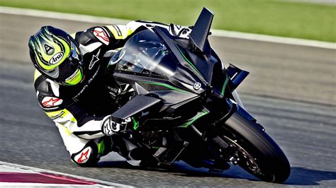 Download Stunning Speed Kawasaki H2r In Action Wallpaper