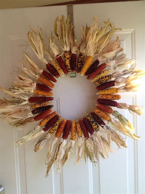 Indian corn wreath | Indian corn wreath, Thanksgiving decorations, Fall decor