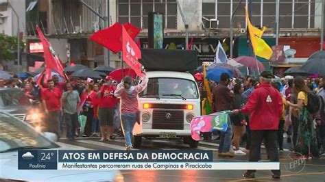 Grupo Em Campinas Faz Passeata A Favor Da Democracia Um Dia Ap S Atos