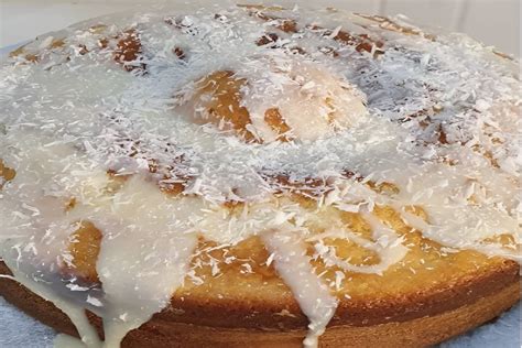 Receita de Bolo de coco leite condensado é só bater todos os