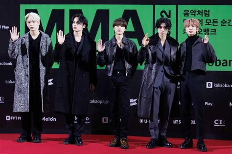 Idol Kpop Tampil Stunning Di Red Carpet Melon Music Award