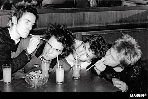 Dios salve a los Sex Pistols un libro histórico aparece en español