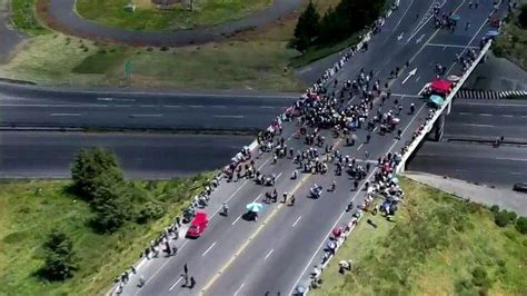 As Se Ve Desde El Aire El Bloqueo En La Autopista Atlacomulco Toluca