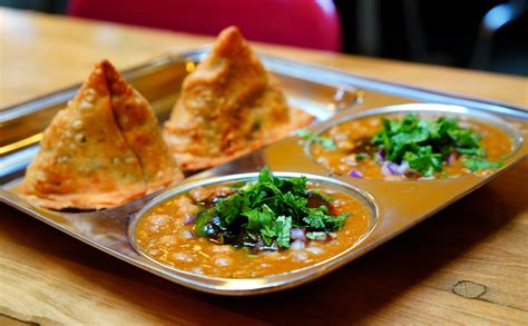 Samosa Must Try Indian Street Foods The Best Of Indian Pop Culture